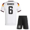 Niemcy Kimmich 6 Dziecięca Główna Koszulki Piłkarskie MŚ 2026 Krótki Rękaw (+ Krótkie spodenki) Niemcy Kimmich 6 Dziecięca Główna Koszulki Piłkarskie MŚ 2026 Krótki Rękaw (+ Krótkie spodenki)