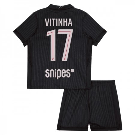 Paris Saint-Germain Vitinha 17 Jordan Dziecięca Czwarty Koszulki Piłkarskie 2025-26 Krótki Rękaw (+ Krótkie spodenki) Paris Saint-Germain Vitinha 17 Jordan Dziecięca Czwarty Koszulki Piłkarskie 2025-26 Krótki Rękaw (+ Krótkie spodenki)