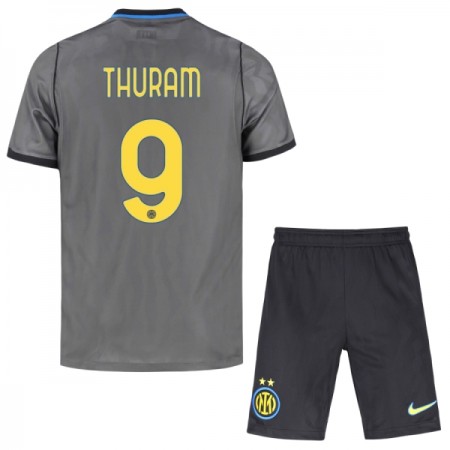 Inter Mediolan Thuram 9 Dziecięca Trzeciej Koszulki Piłkarskie 2026-27 Krótki Rękaw (+ Krótkie spodenki) Inter Mediolan Thuram 9 Dziecięca Trzeciej Koszulki Piłkarskie 2026-27 Krótki Rękaw (+ Krótkie spodenki)