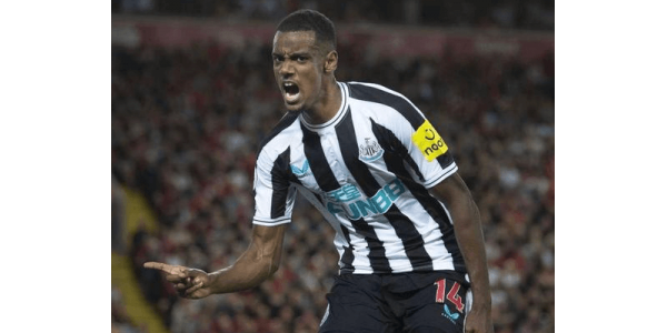 Dylemat Newcastle United z Isaakiem: mecz bez szans Dylemat Newcastle United z Isaakiem: mecz bez szans