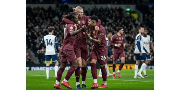 Manchester City nieznacznie pokonał Tottenham 1-0, kara VAR wywołała kontrowersje Manchester City nieznacznie pokonał Tottenham 1-0, kara VAR wywołała kontrowersje