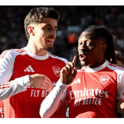 Arsenal odzyskuje pozycję lidera, ale otrzymuje podwójny cios Arsenal odzyskuje pozycję lidera, ale otrzymuje podwójny cios