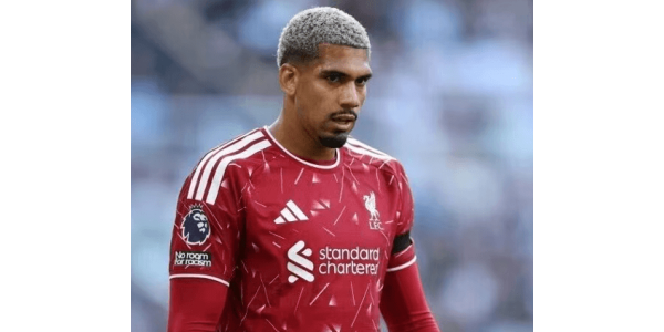Liverpool wydobył z Araujo jego prawdziwy potencjał Liverpool wydobył z Araujo jego prawdziwy potencjał