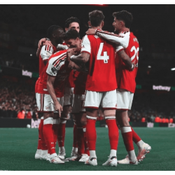 Zwycięstwo Arsenalu 3:0 rozpoczyna obronę tytułu Zwycięstwo Arsenalu 3:0 rozpoczyna obronę tytułu