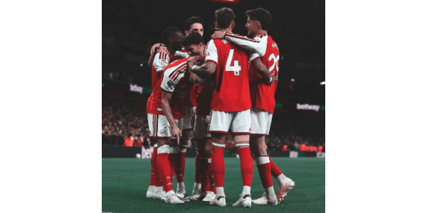 Zwycięstwo Arsenalu 3:0 rozpoczyna obronę tytułu Zwycięstwo Arsenalu 3:0 rozpoczyna obronę tytułu