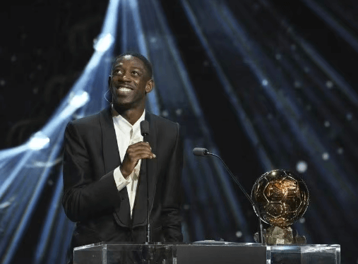 Dembélé zapisuje swoją legendę Złotej Piłki w koszulce Paris Saint-Germain