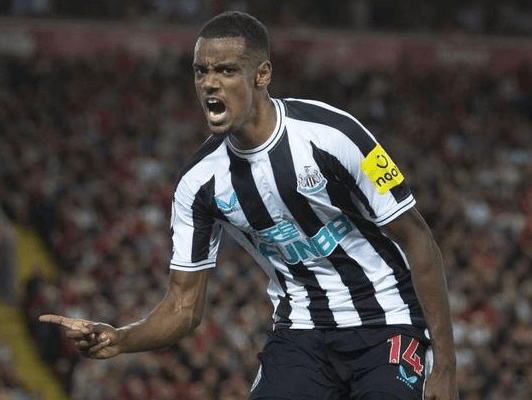 Dylemat Newcastle United z Isaakiem: mecz bez szans