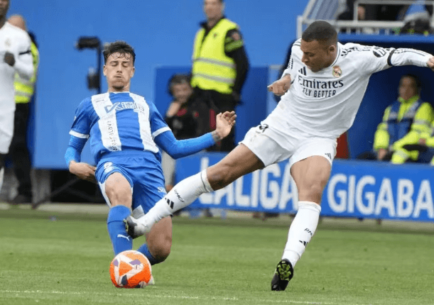 W fazie sprinterskiej sezonu Mbappe otrzymał czwartą czerwoną kartkę w swojej karierze