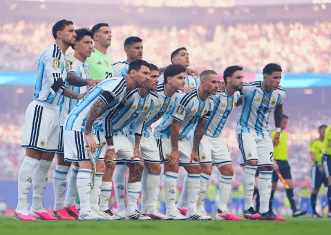Messi ponownie zapisuje się w historii Mistrzostw Świata, Argentyna awansuje do półfinału